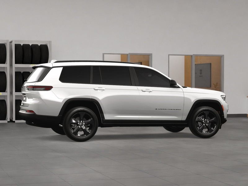 Jeep Grand Cherokee L Vehicle Image 08