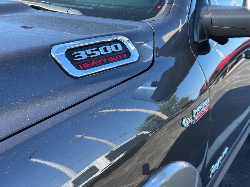 Ram 3500 Vehicle Image 12