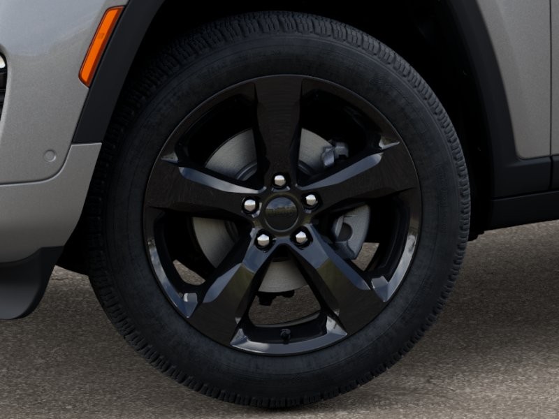 Jeep Grand Cherokee Vehicle Image 11