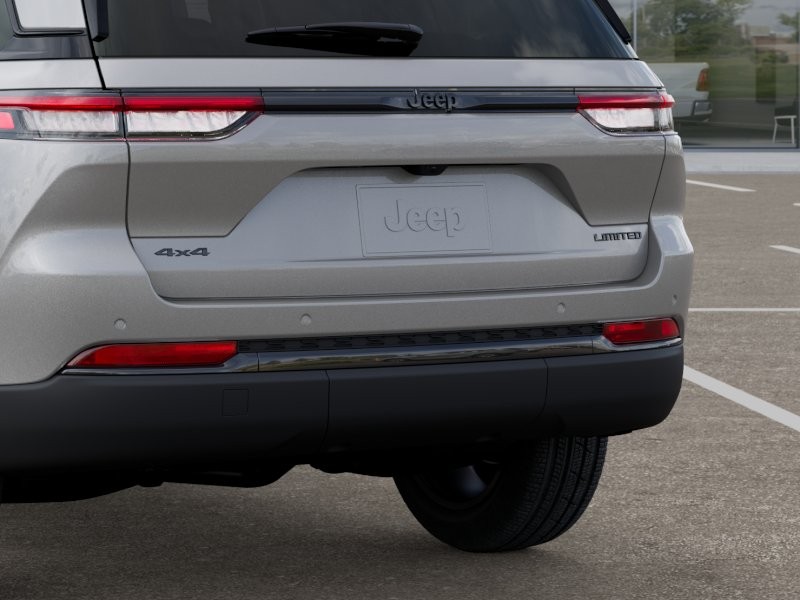 Jeep Grand Cherokee Vehicle Image 16