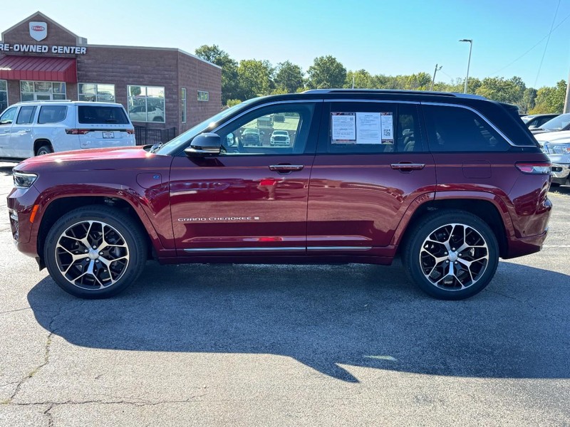 Jeep Grand Cherokee 4xe Vehicle Image 08