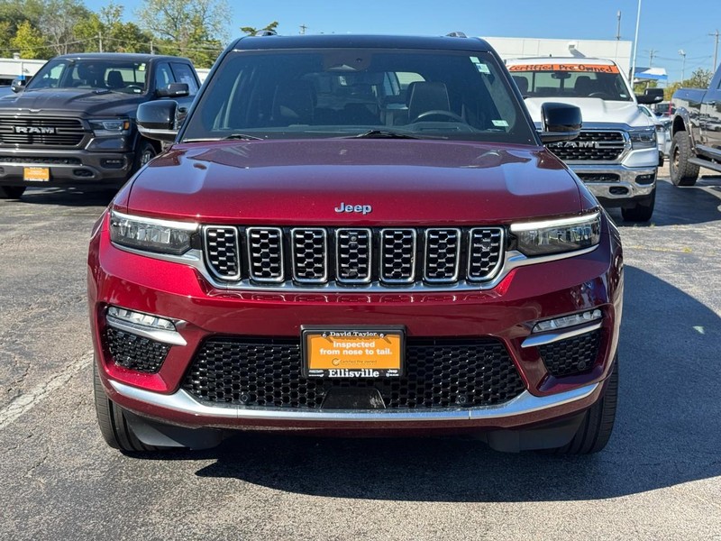 Jeep Grand Cherokee 4xe Vehicle Image 11