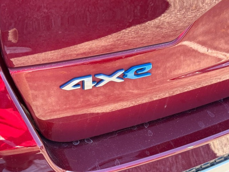 Jeep Grand Cherokee 4xe Vehicle Image 14