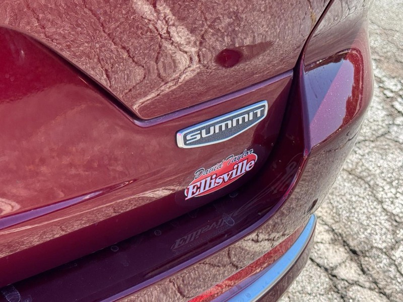 Jeep Grand Cherokee 4xe Vehicle Image 15