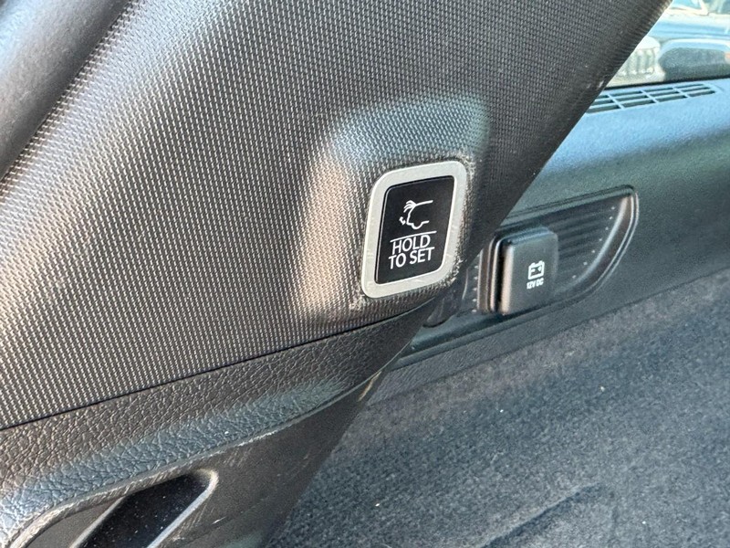 Jeep Grand Cherokee 4xe Vehicle Image 18