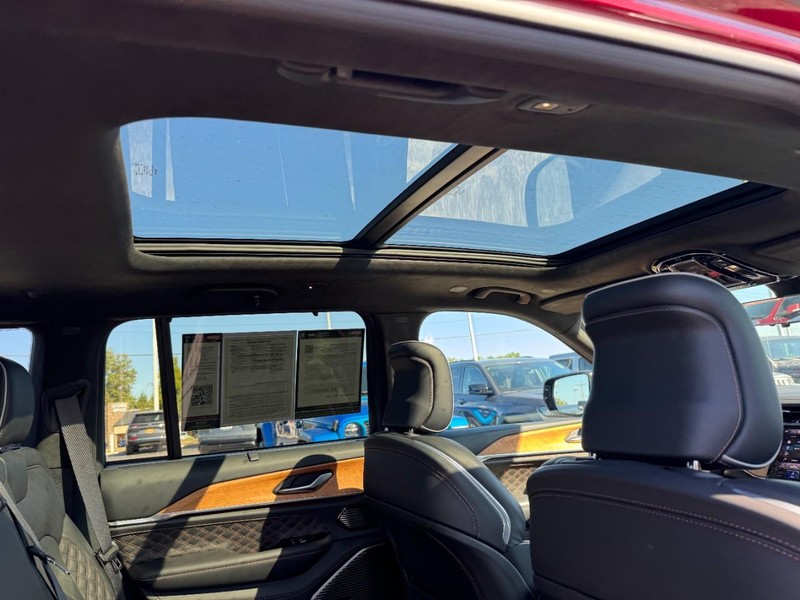 Jeep Grand Cherokee 4xe Vehicle Image 20