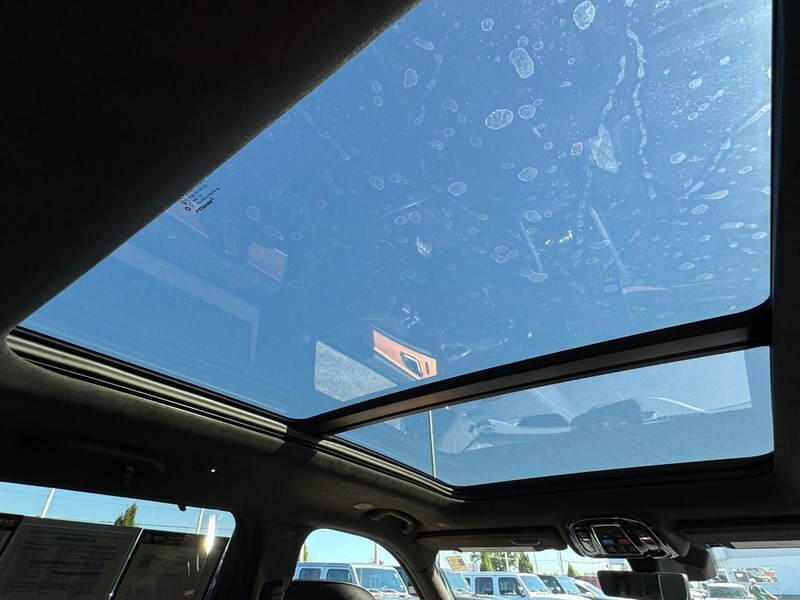 Jeep Grand Cherokee 4xe Vehicle Image 21