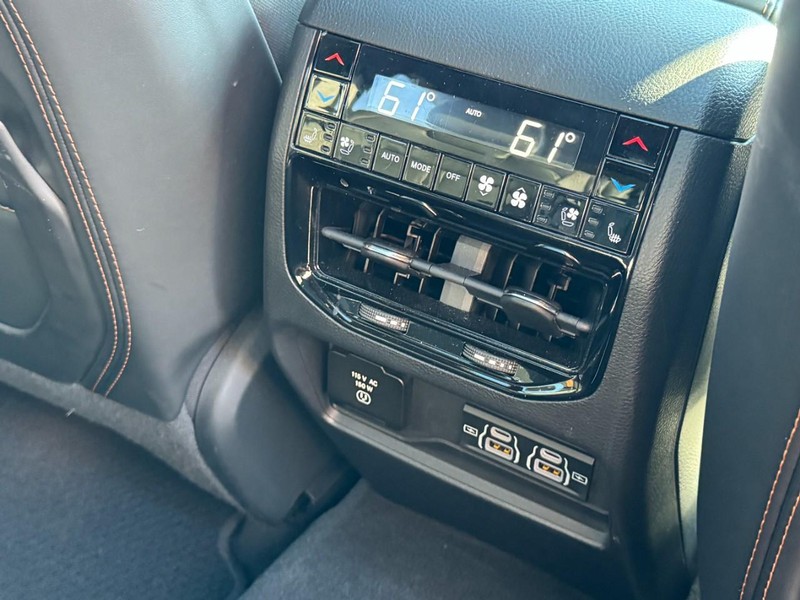 Jeep Grand Cherokee 4xe Vehicle Image 22