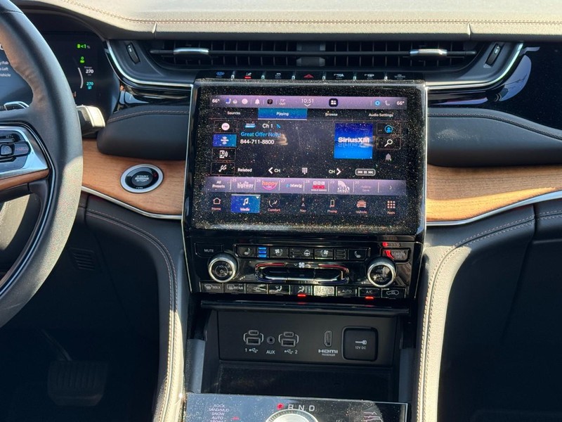 Jeep Grand Cherokee 4xe Vehicle Image 25