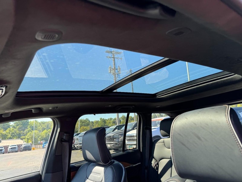 Jeep Grand Cherokee 4xe Vehicle Image 28