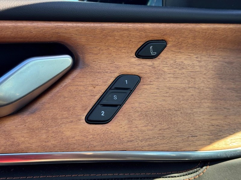 Jeep Grand Cherokee 4xe Vehicle Image 29