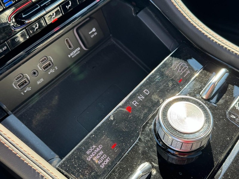 Jeep Grand Cherokee 4xe Vehicle Image 34