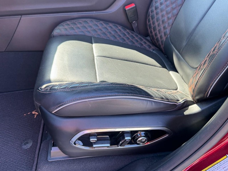 Jeep Grand Cherokee 4xe Vehicle Image 42