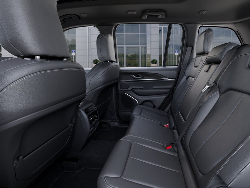 Jeep Grand Cherokee Vehicle Image 26