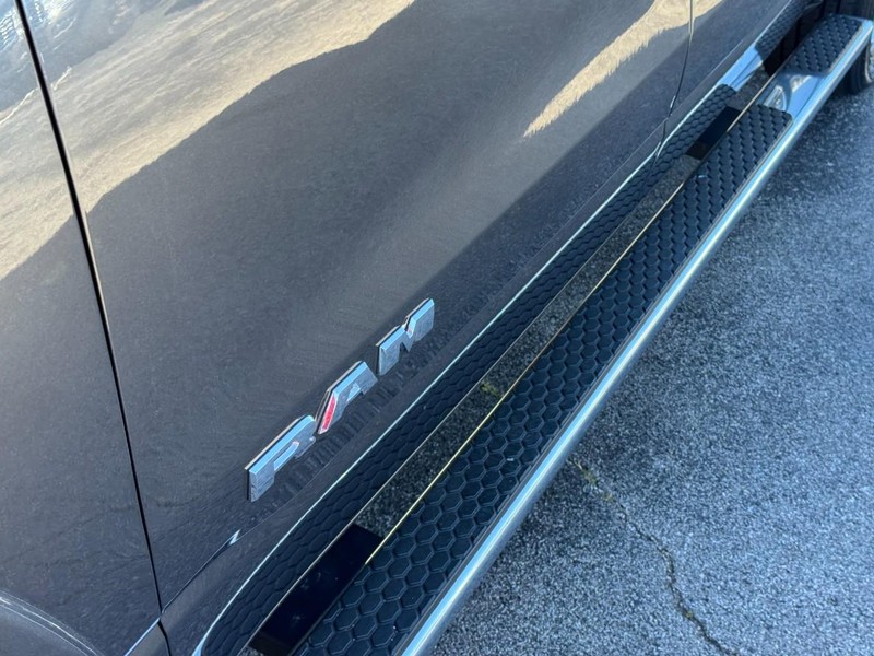 Ram 1500 Vehicle Image 15