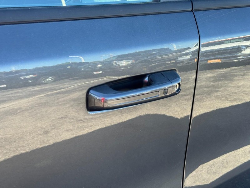 Ram 1500 Vehicle Image 16