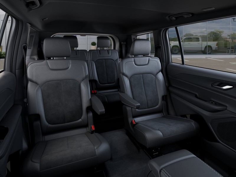 Jeep Grand Cherokee L Vehicle Image 18