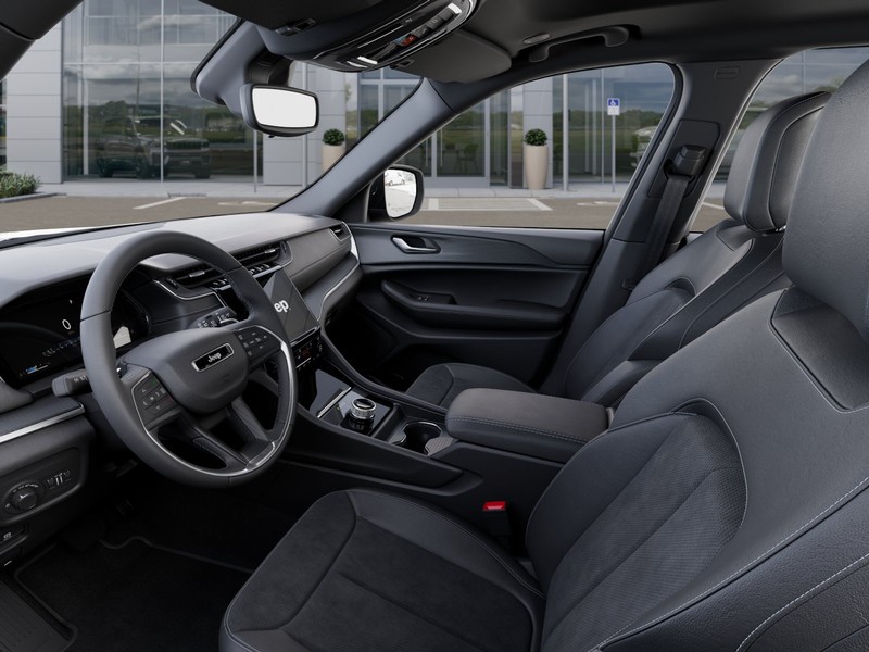 Jeep Grand Cherokee L Vehicle Image 25