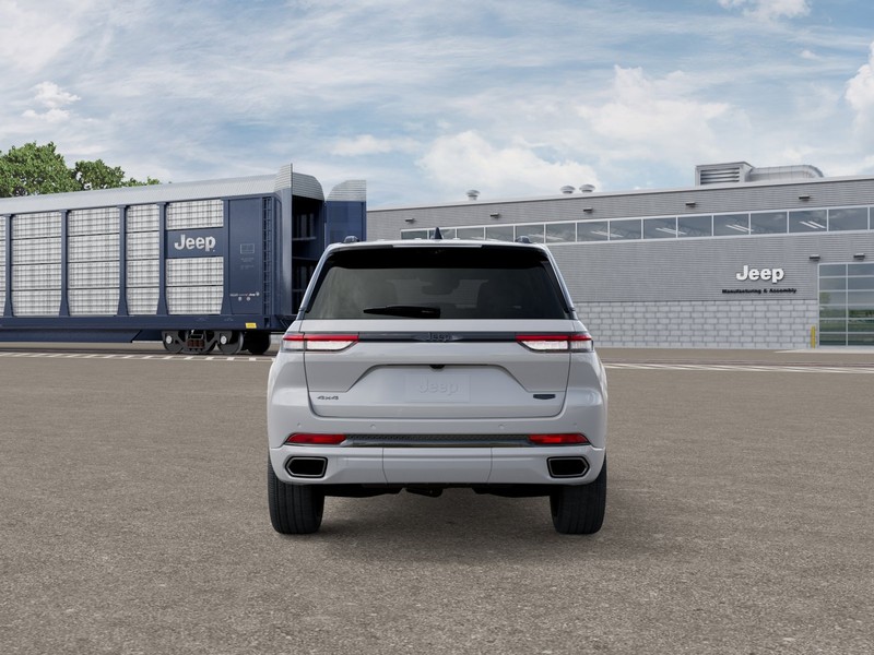 Jeep Grand Cherokee Vehicle Image 09