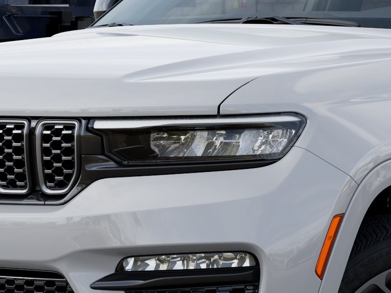 Jeep Grand Cherokee Vehicle Image 13