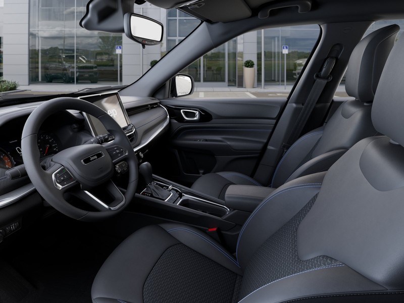 Jeep Compass Vehicle Image 25