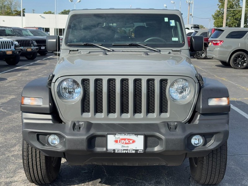 Jeep Wrangler Vehicle Image 11