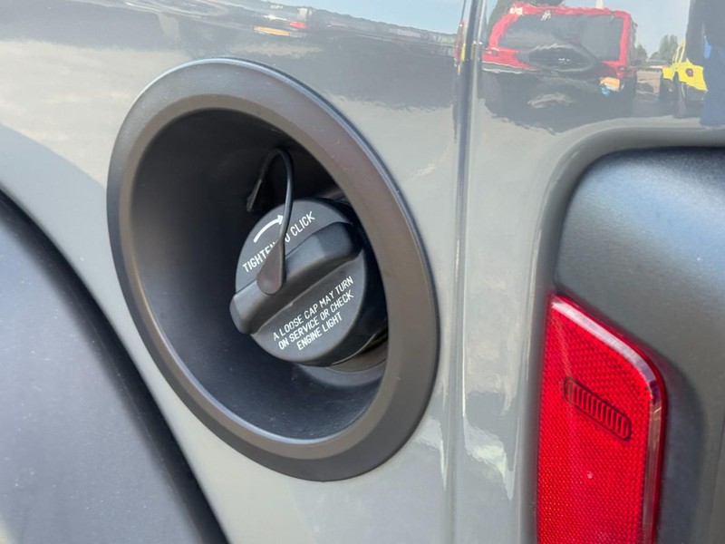 Jeep Wrangler Vehicle Image 14