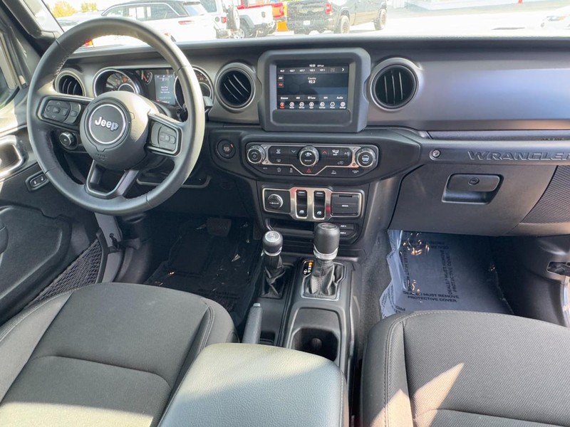 Jeep Wrangler Vehicle Image 19