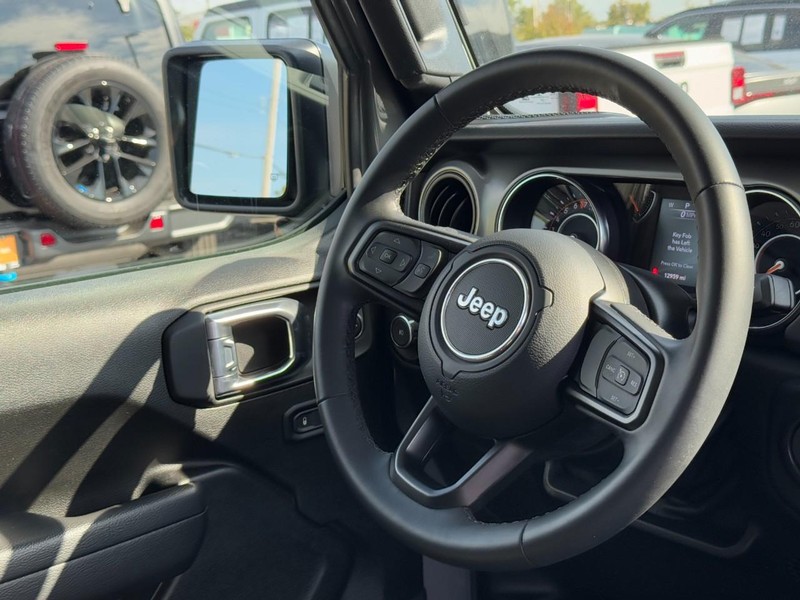 Jeep Wrangler Vehicle Image 20