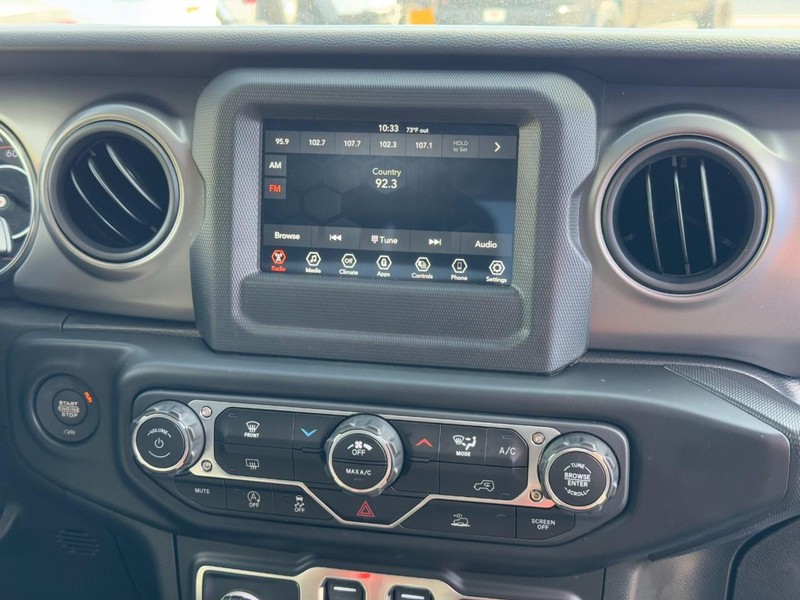 Jeep Wrangler Vehicle Image 21