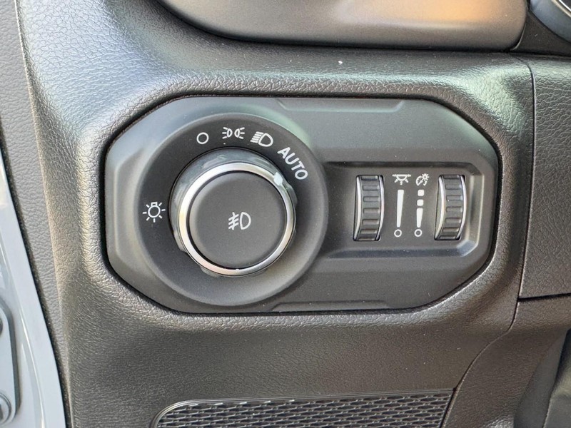 Jeep Wrangler Vehicle Image 25