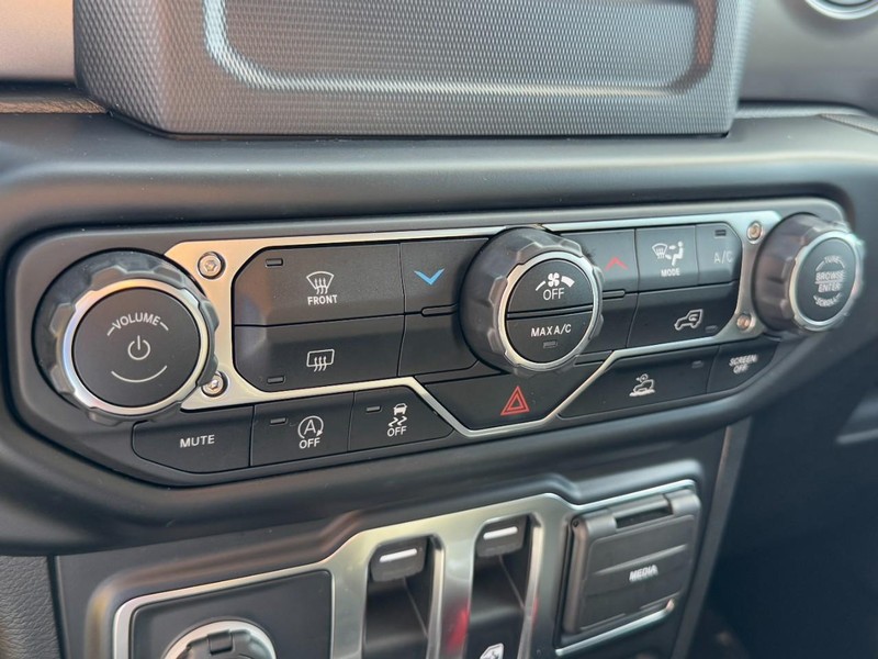 Jeep Wrangler Vehicle Image 31