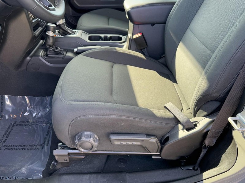 Jeep Wrangler Vehicle Image 35