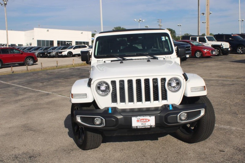 Jeep Wrangler 4xe Vehicle Image 02