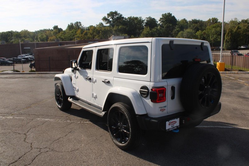 Jeep Wrangler 4xe Vehicle Image 10