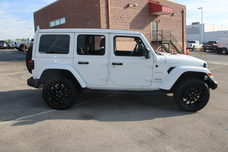 Jeep Wrangler 4xe Vehicle Image 16