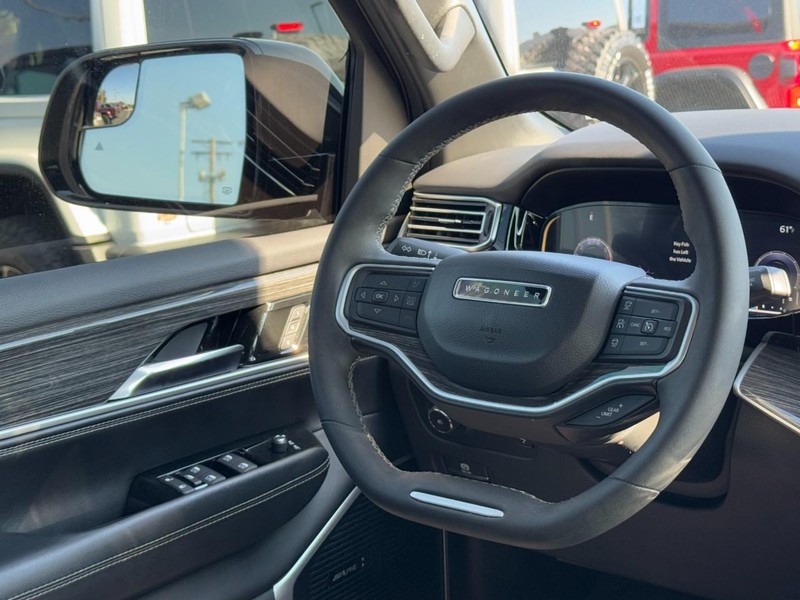 Jeep Wagoneer Vehicle Image 20