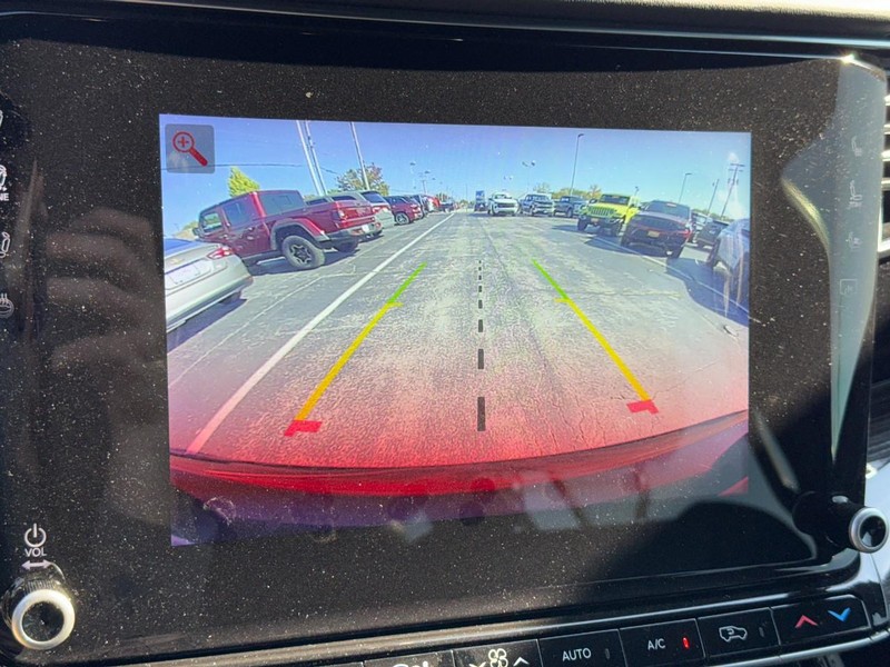 Jeep Wagoneer Vehicle Image 34