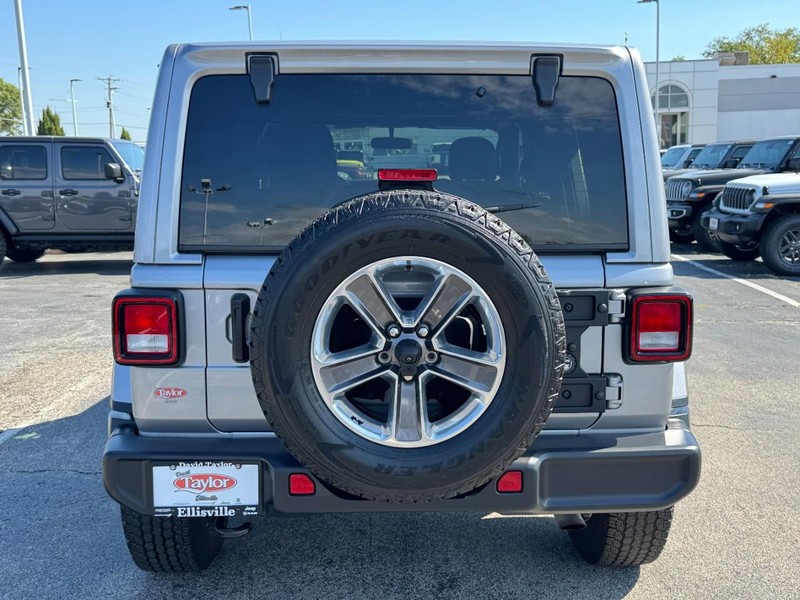 Jeep Wrangler Vehicle Image 13