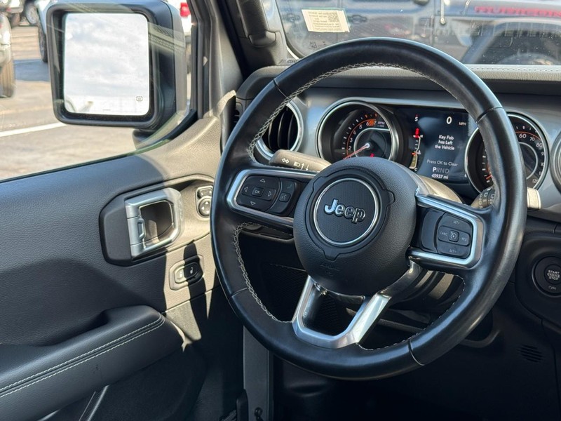 Jeep Wrangler Vehicle Image 17