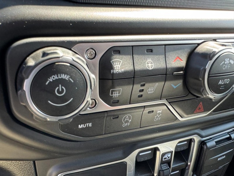 Jeep Wrangler Vehicle Image 28