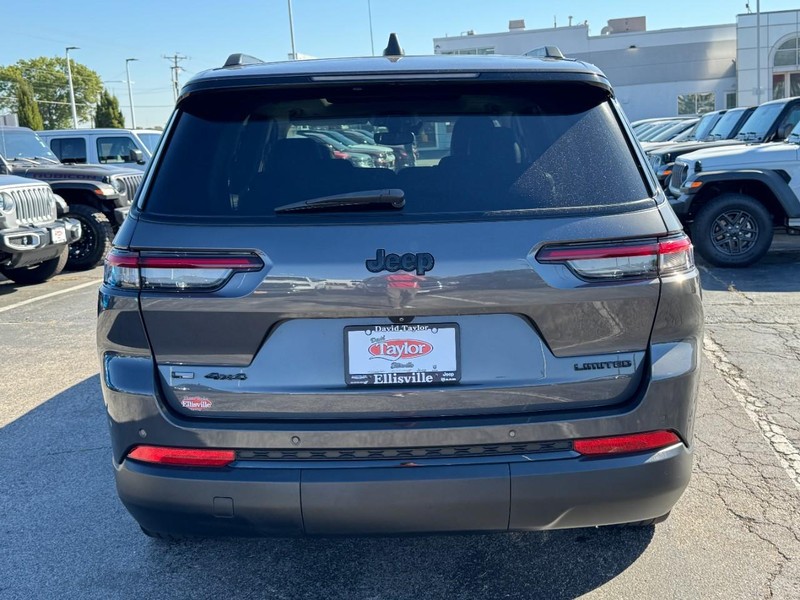 Jeep Grand Cherokee L Vehicle Image 13