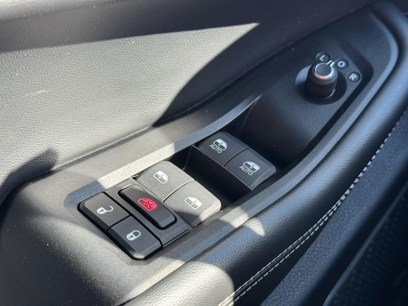 Jeep Grand Cherokee L Vehicle Image 39