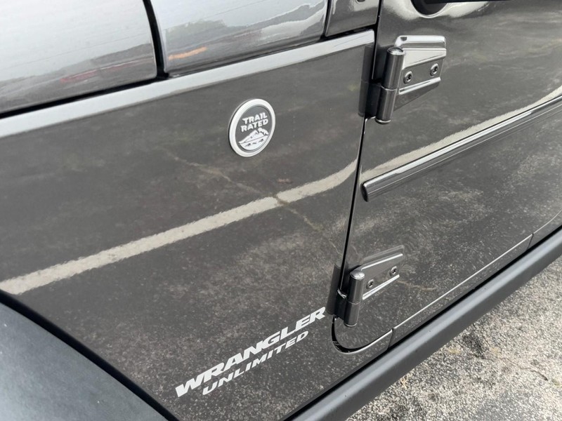Jeep Wrangler Unlimited Vehicle Image 13