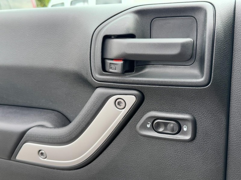 Jeep Wrangler Unlimited Vehicle Image 24