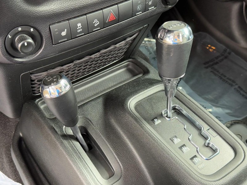 Jeep Wrangler Unlimited Vehicle Image 28