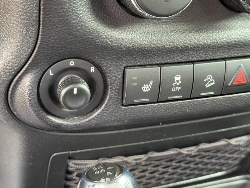 Jeep Wrangler Unlimited Vehicle Image 29