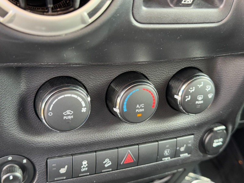 Jeep Wrangler Unlimited Vehicle Image 30