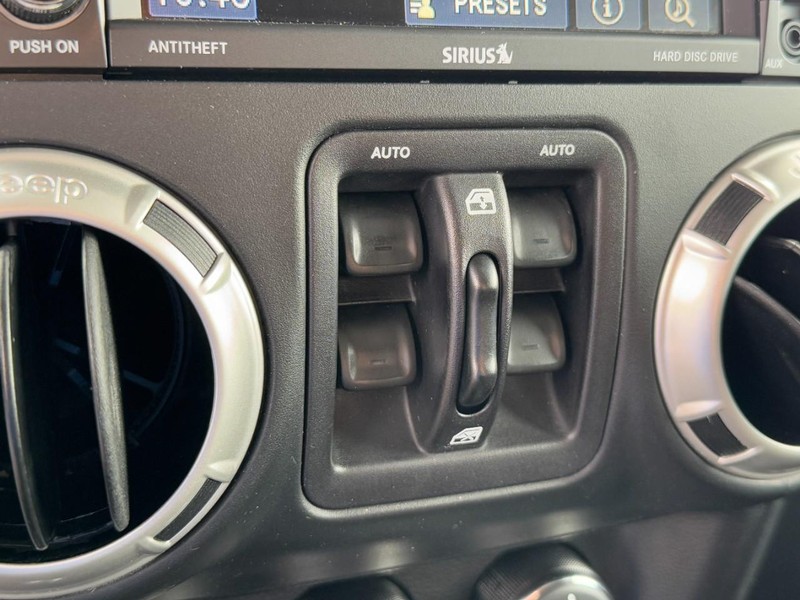 Jeep Wrangler Unlimited Vehicle Image 31