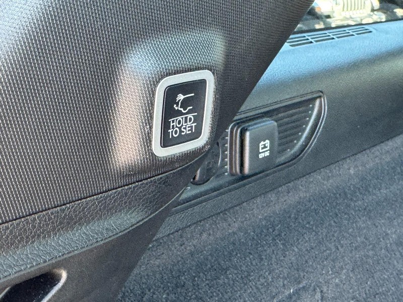 Jeep Grand Cherokee 4xe Vehicle Image 18